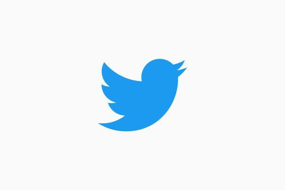 X (Twitter) posts listed in a feed on a news website